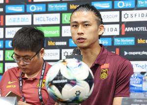 记者预测国足vs韩国首发：张玉宁突前，塞鸟、王钰栋、颜骏凌出战