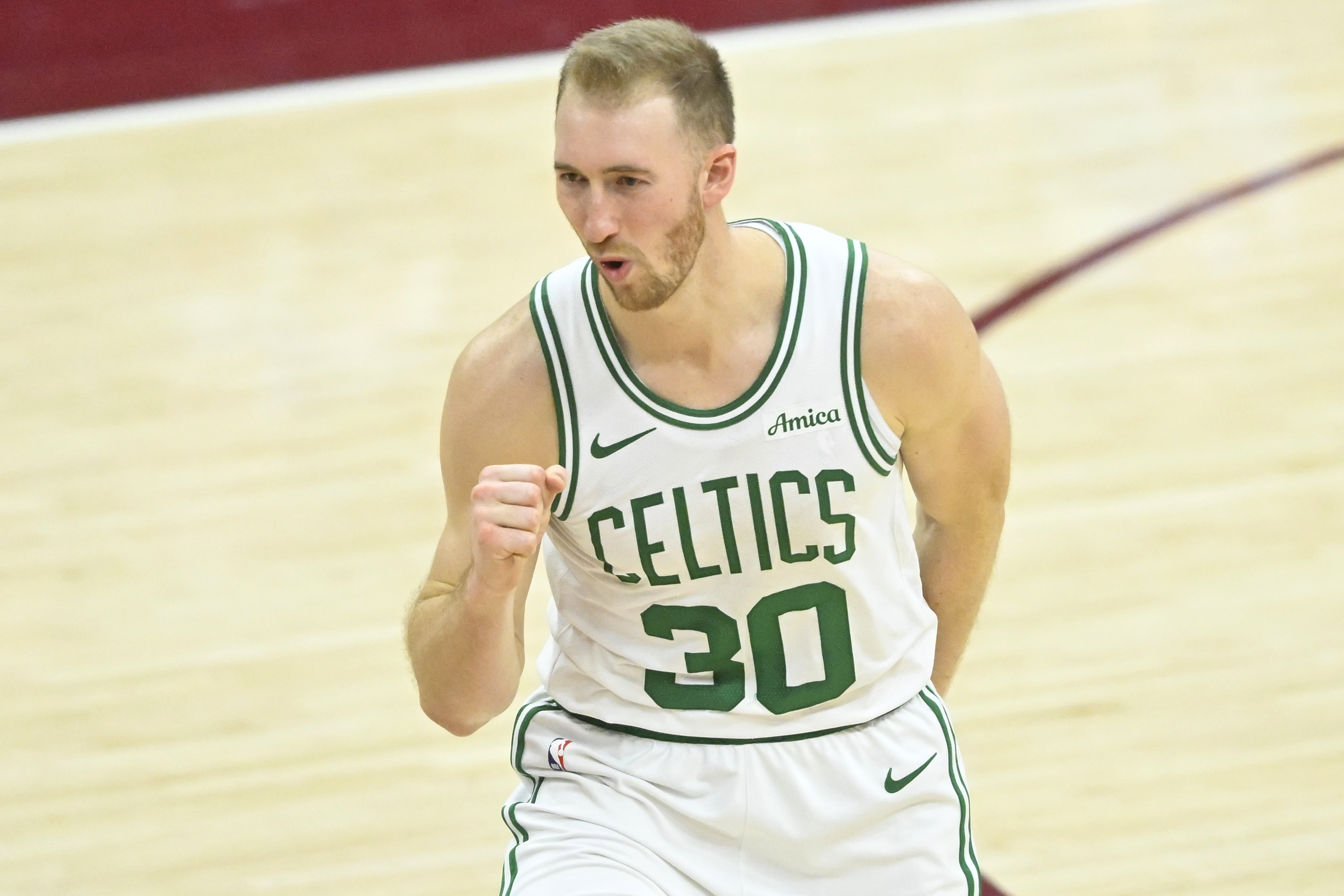 九游app下载最新版本-队记谈绿军轮换阵容：豪泽和科塔会是首发 蒂尔曼出场时间将很少